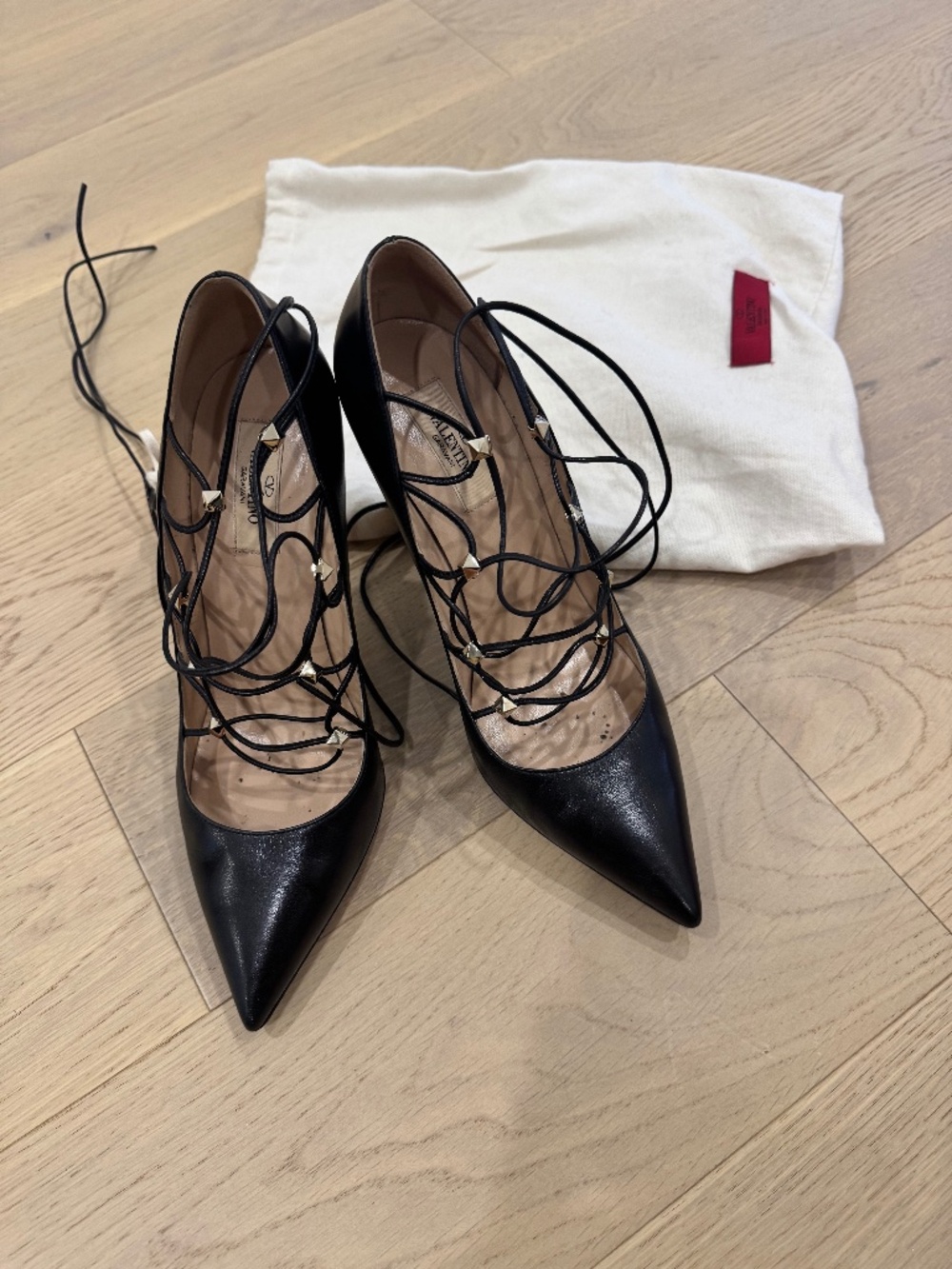 Valentino Garavani pumps size 39.5